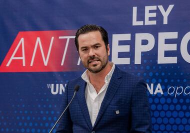 Va diputado del PAN contra dobles candidaturas