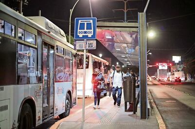 Mejoran paraderos del Qrobús; están rehabilitados y limpios 