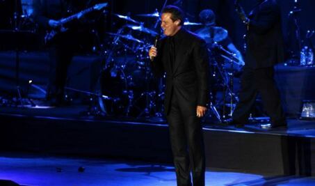 Giran orden de aprehensión en contra de Luis Miguel