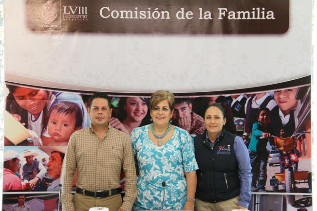Integrantes de la Comisión de la Familia señalaron que la medalla reconoce a las personas de realizan actividades a favor de los adultos mayores. (ESPECIAL)