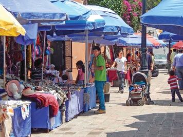A favor de aplicar reglamento de anuncios 