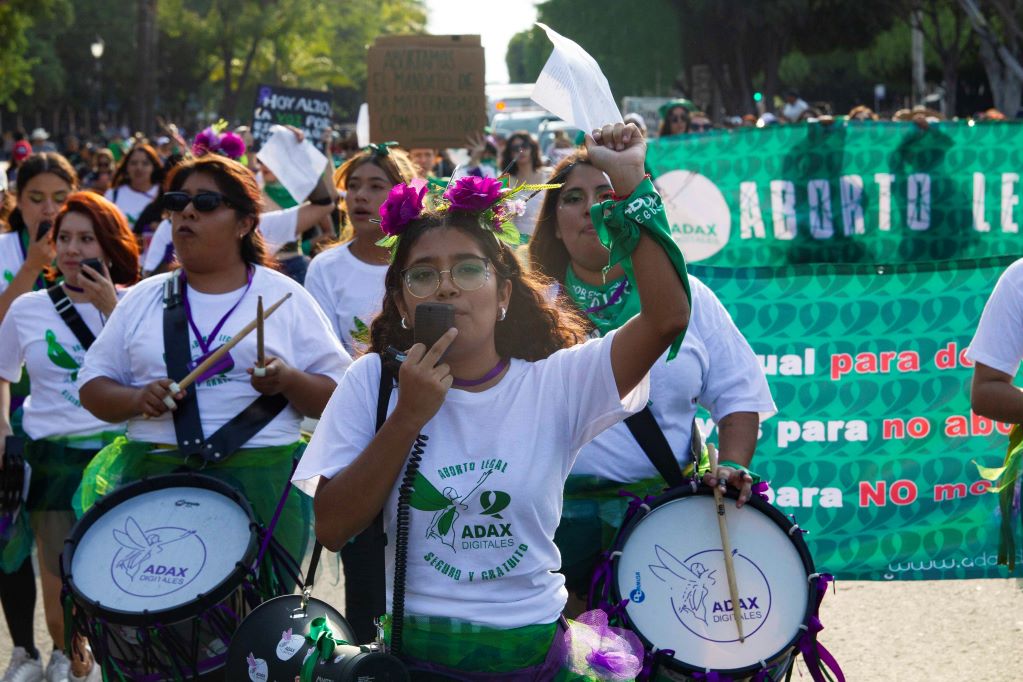 Marea Verde en Querétaro: mujeres marchan para exigir la despenalización del aborto