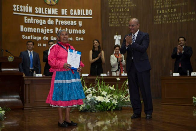 Reconocen a queretanos