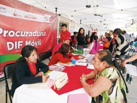 Acercan servicios sociales en  Pinal