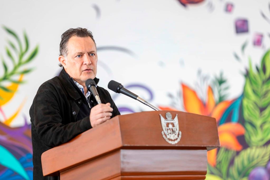 Kuri evalúa con la Federación caminos dañados en la Sierra Gorda