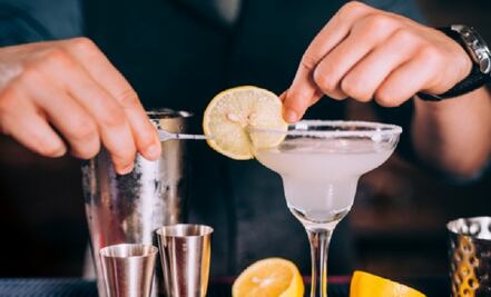 Prohibirán en Querétaro la “clásica caminera” que da en bares, cantinas y restaurantes