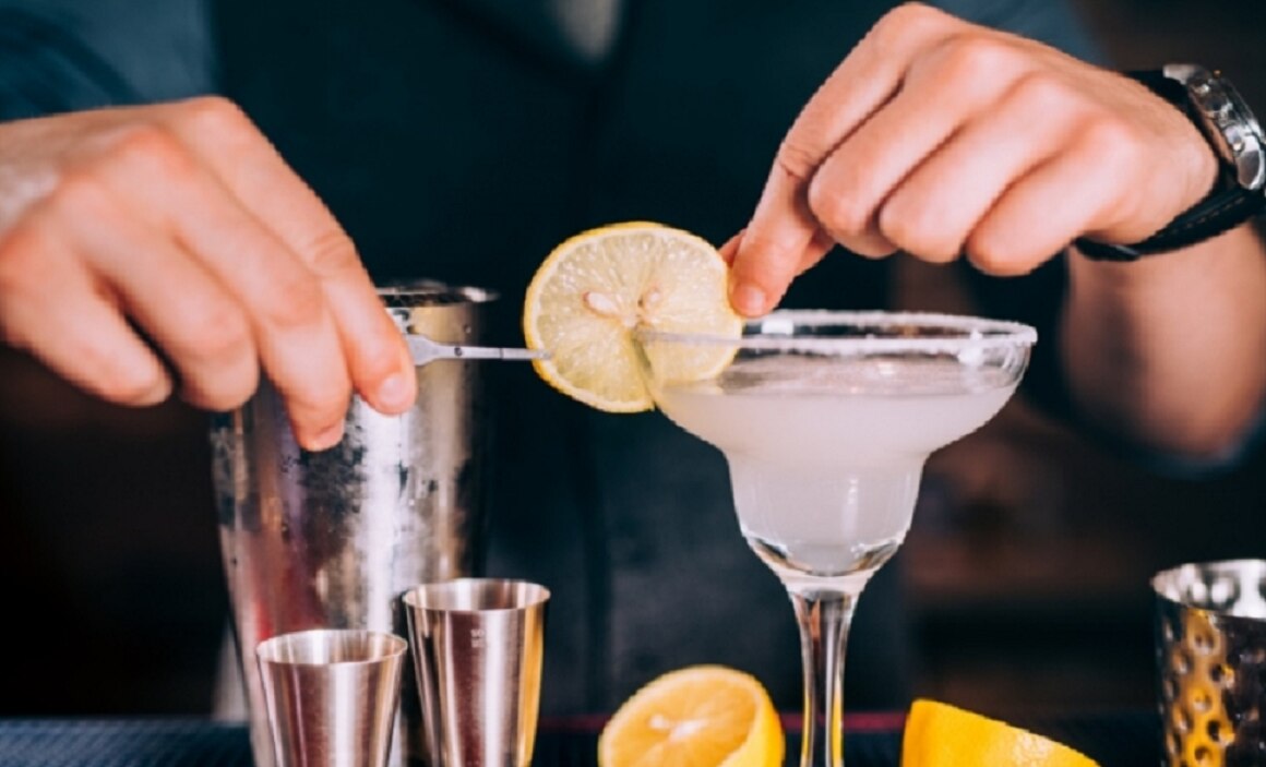 Prohibirán en Querétaro la “clásica caminera” que da en bares, cantinas y restaurantes