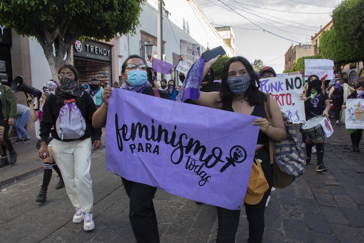 "Se castigarán daños que genere la protesta feminista", dice el gobernador de Querétaro