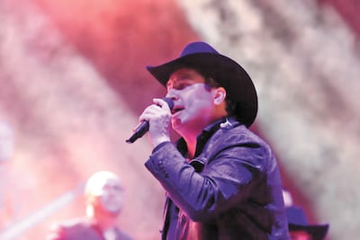 Julión Álvarez conquista a más de 26 mil almas en la Feria de la Raza