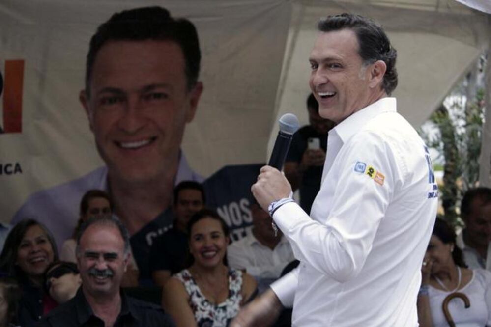 El candidato al Senado d ela República por la coalición Por México al frente, también estuvo con trabajadores de la construcción en el municipio de Corregidora