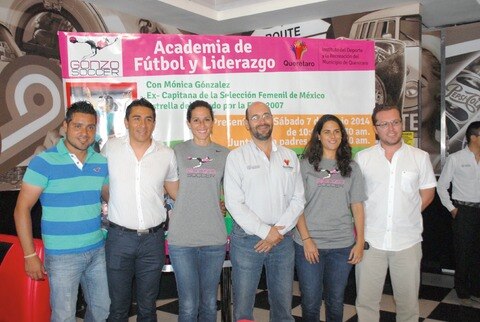 Academia de futbol femenil para la vida