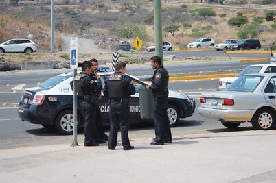 Van 12 policías dados de baja por no pasar exámenes