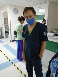 “No pienso parar”. Así es la jornada de un médico queretano que atiende pacientes de Covid-19