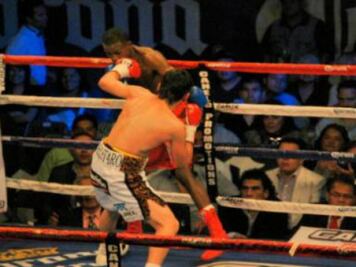 Boxeadores en duelo eliminatorio