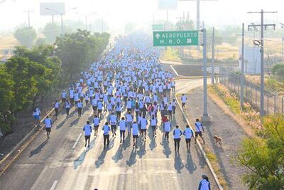 Realizan tradicional carrera de UNAQ y AIQ