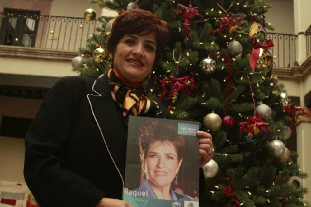 Destaca legisladora 42 iniciativas