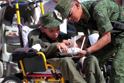 Menores son soldados por un día