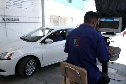 Se elevan los tiempos para verificación vehícular 