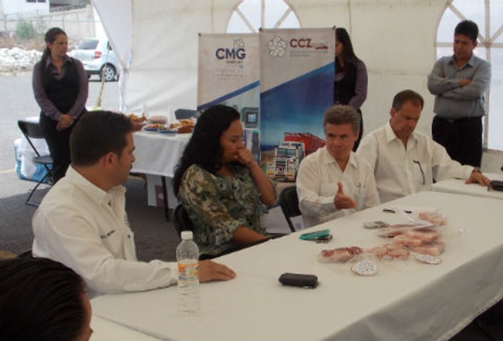 Refrendan apoyo a porcicultores