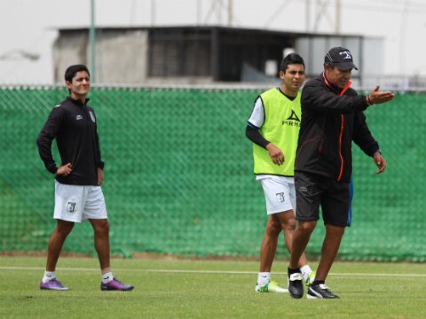 Ambriz sólo ve el descenso