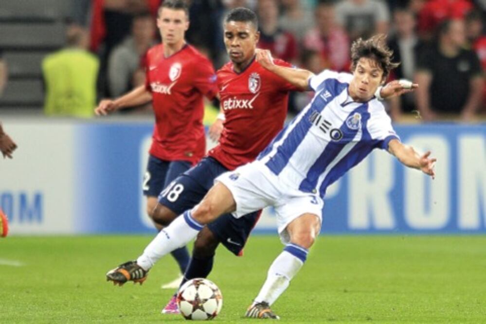 Con gol de Herrera gana Porto