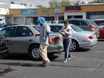 Identificarán a cuidadores de coches