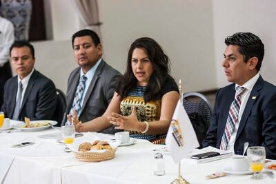 Propone muerte civil para políticos corruptos