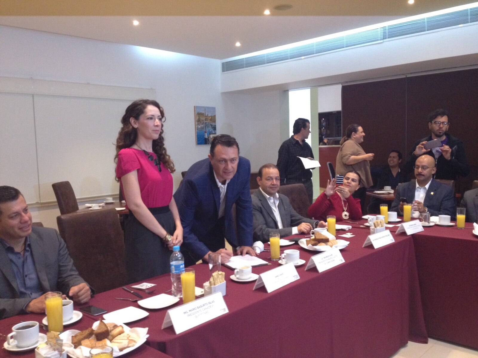 Entrega Observatorio Ciudadano agenda a Kuri