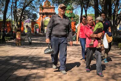 Familias se despiden de la Alameda Hidalgo