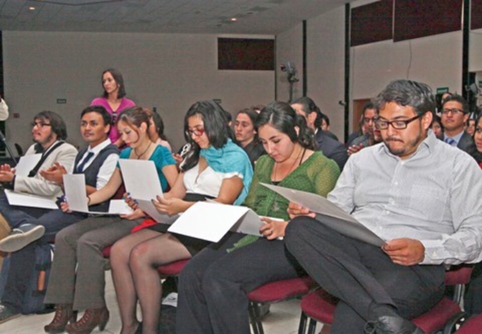 Prevén dar 400 becas para nivel superior