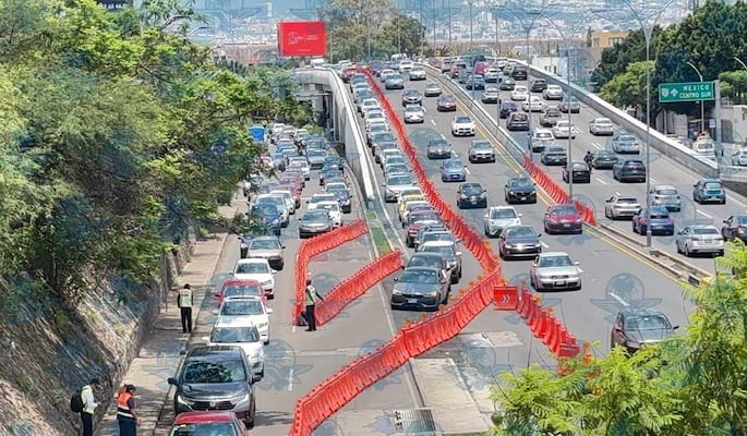 Bernardo Quintana opera con cinco carriles por obras del Tren México–Querétaro