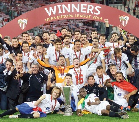 Sevilla es tricampeón al imponerse