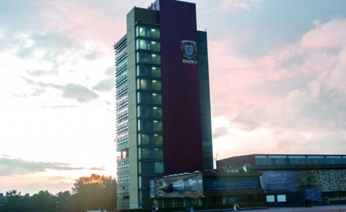 UNAM expulsa a 3 estudiantes del CCH Naucalpan por violencia en CU