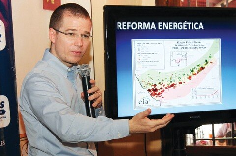 Anuncian panistas reforma energética