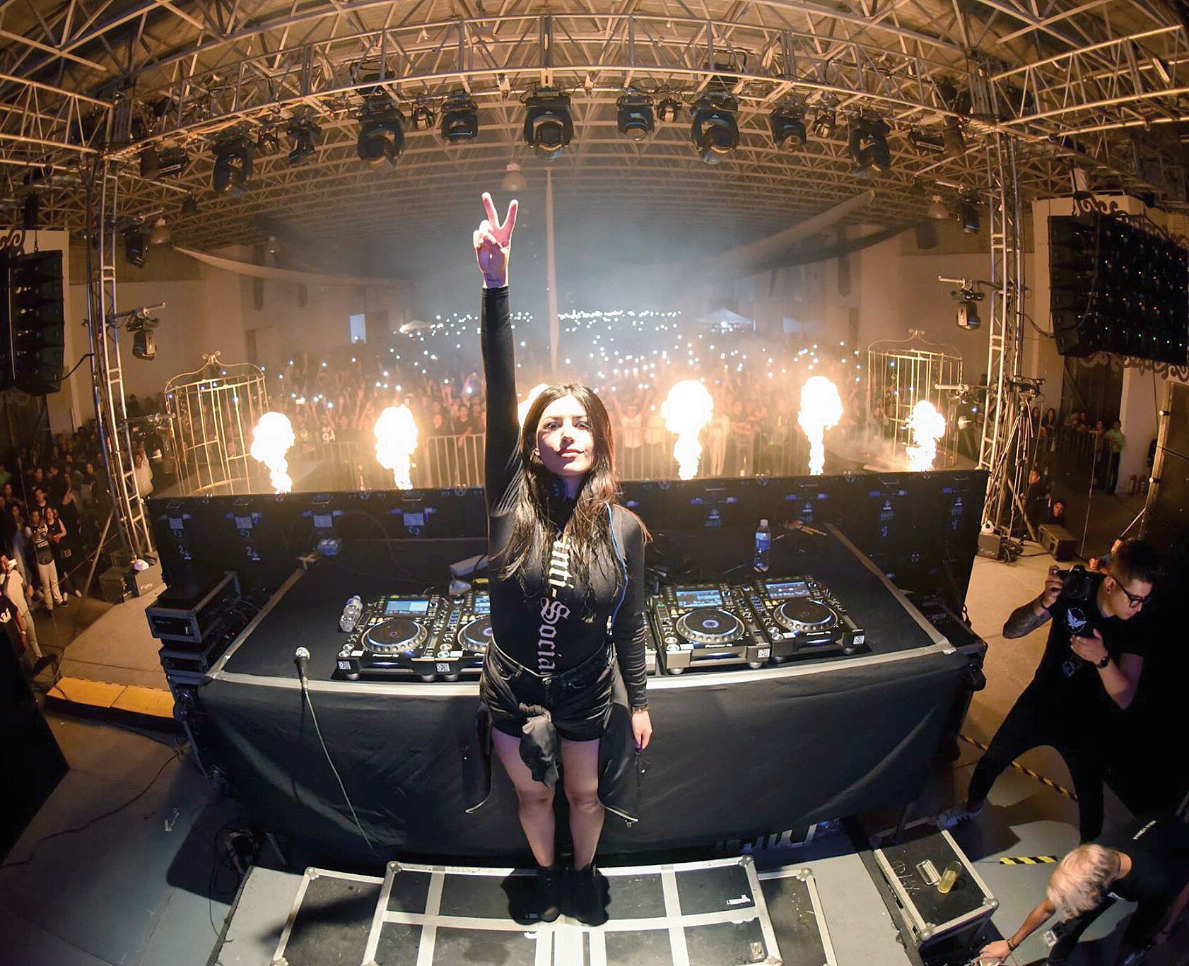 Electronic girl power