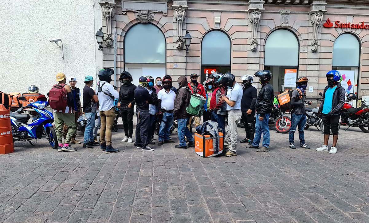 Cansados de asaltos: repartidores exigen seguridad en Querétaro