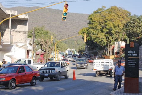 Piden regular taxis de la sierra