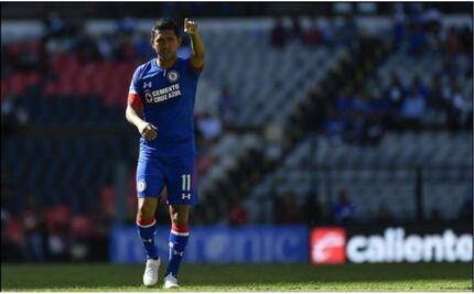 Cruz Azul gana en su regreso al Azteca