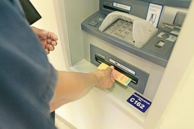 Va por quitar comisiones por retiros en cajeros