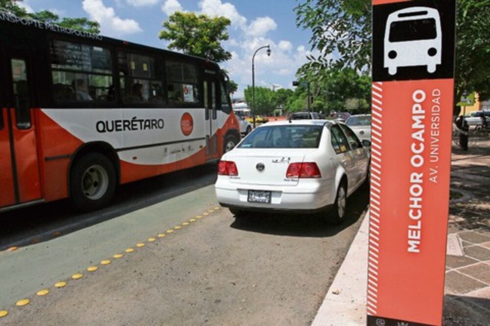 Se quejan por parada de RedQ en Universidad