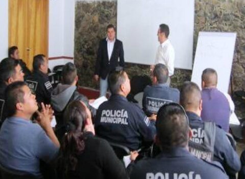 Capacitan a policías de El Marqués
