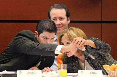 Frenan cambios a CFC; niegan presión