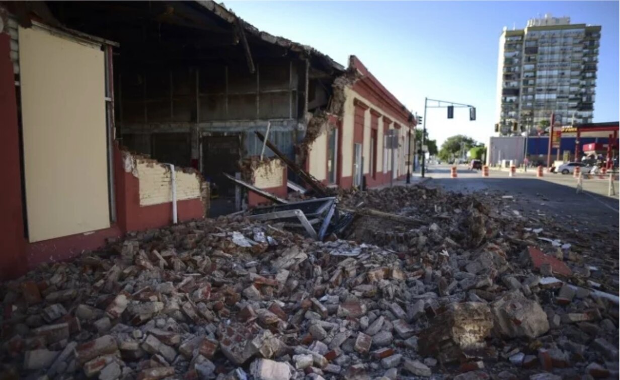 La ciudad de Ponce, la más importante del sur de la isla, también sufrió daños en algunos de sus edificios (Fotos: AP / Reuters)