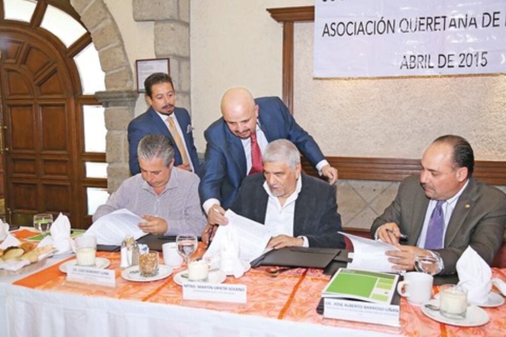 Cantantes “abusan” de los autores