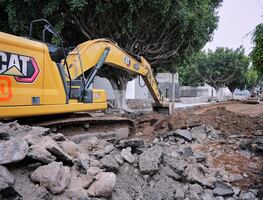 Rehabilitarán vialidades dañadas por lluvias en la colonia Peñuelas en un plazo de tres semanas