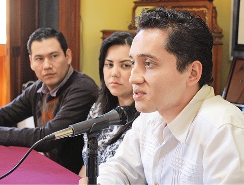 Presentan “Folklor entre cuerdas”