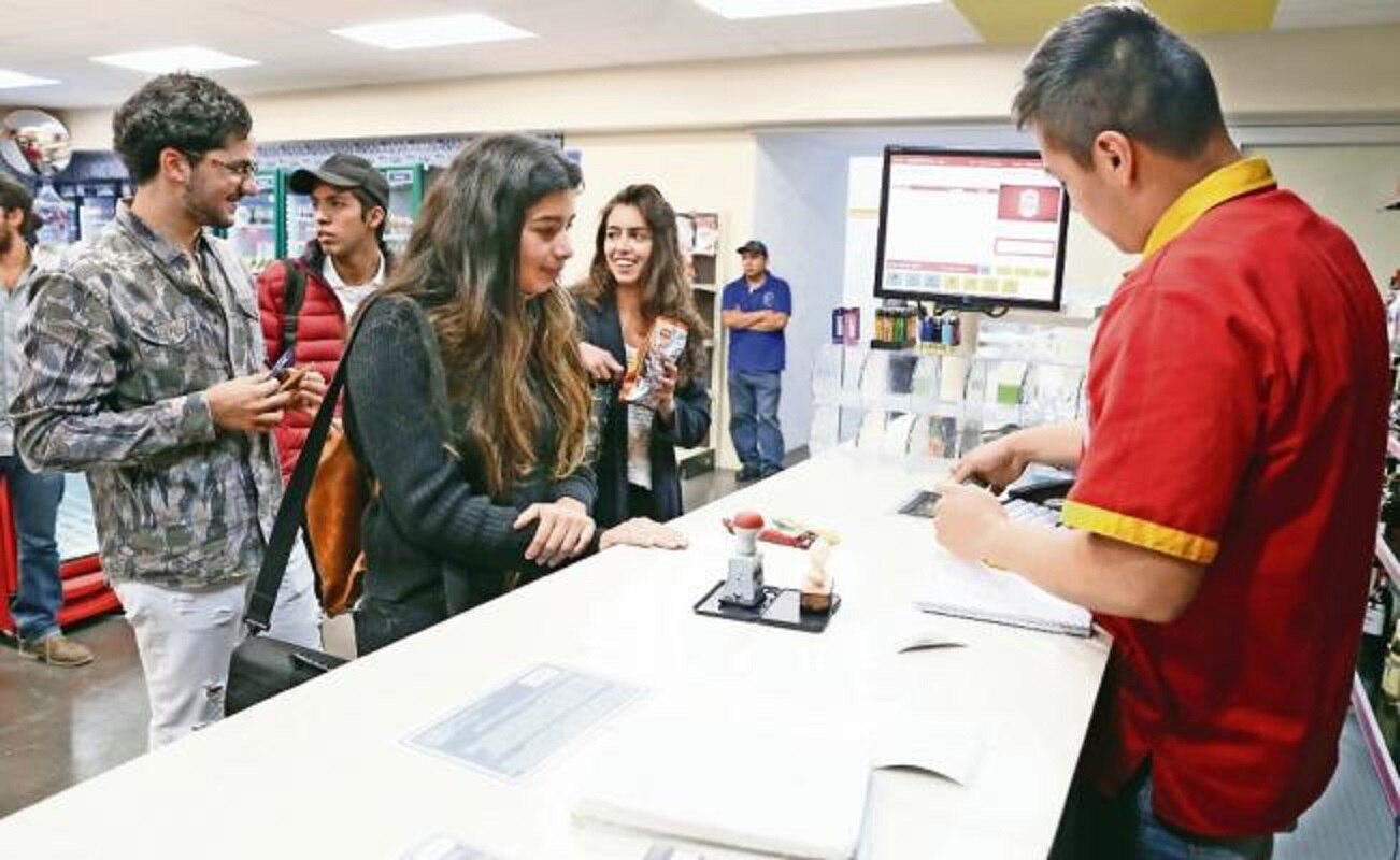 Oxxo alista pagos sin contacto en tiendas