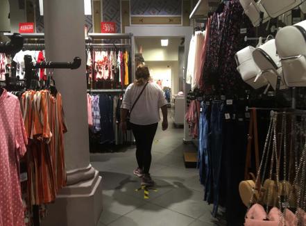 "A ciegas", así es la compra de ropa en la nueva normalidad 