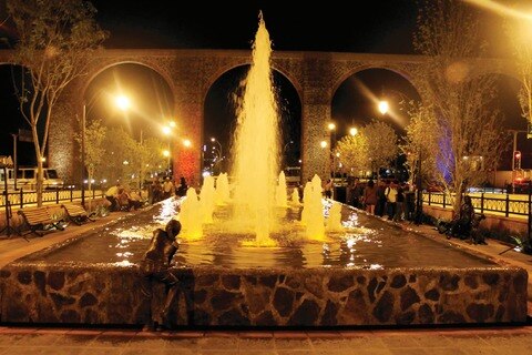 Inauguran Plaza Los Arcos