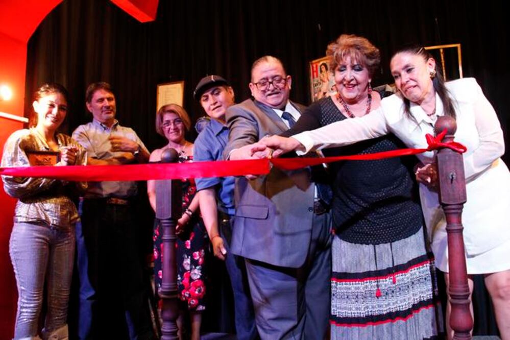 Se develó una placa conemorativa por las 150 representaciones. (GUILLERMO GONZÁLEZ. EL UNIVERSAL)